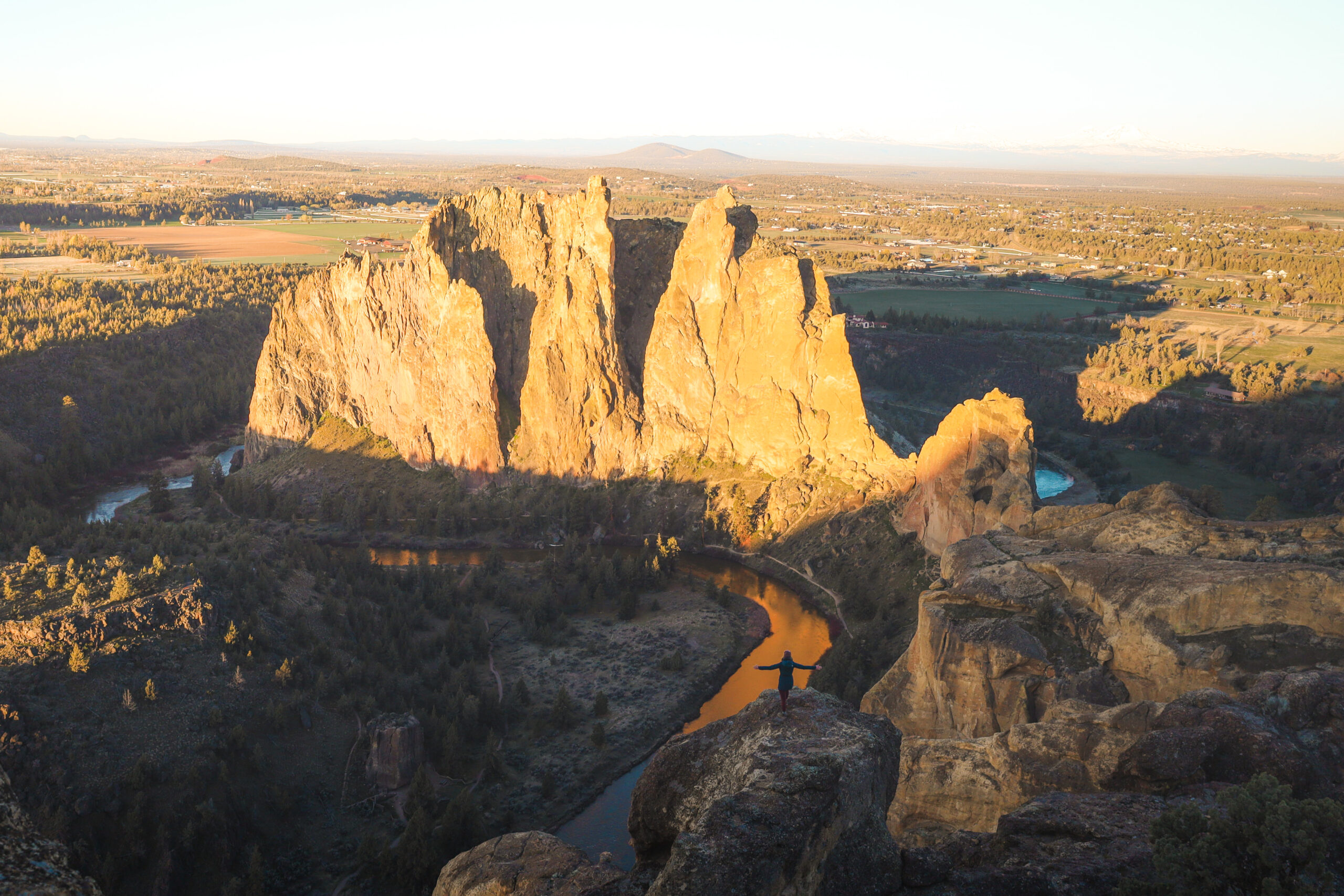 Dreamy Adventurers Homepage Featured Photo + Mountain Captions for Instagram + Oregon Road Trip Itinerary + Misery Ridge Smith Rock State Park