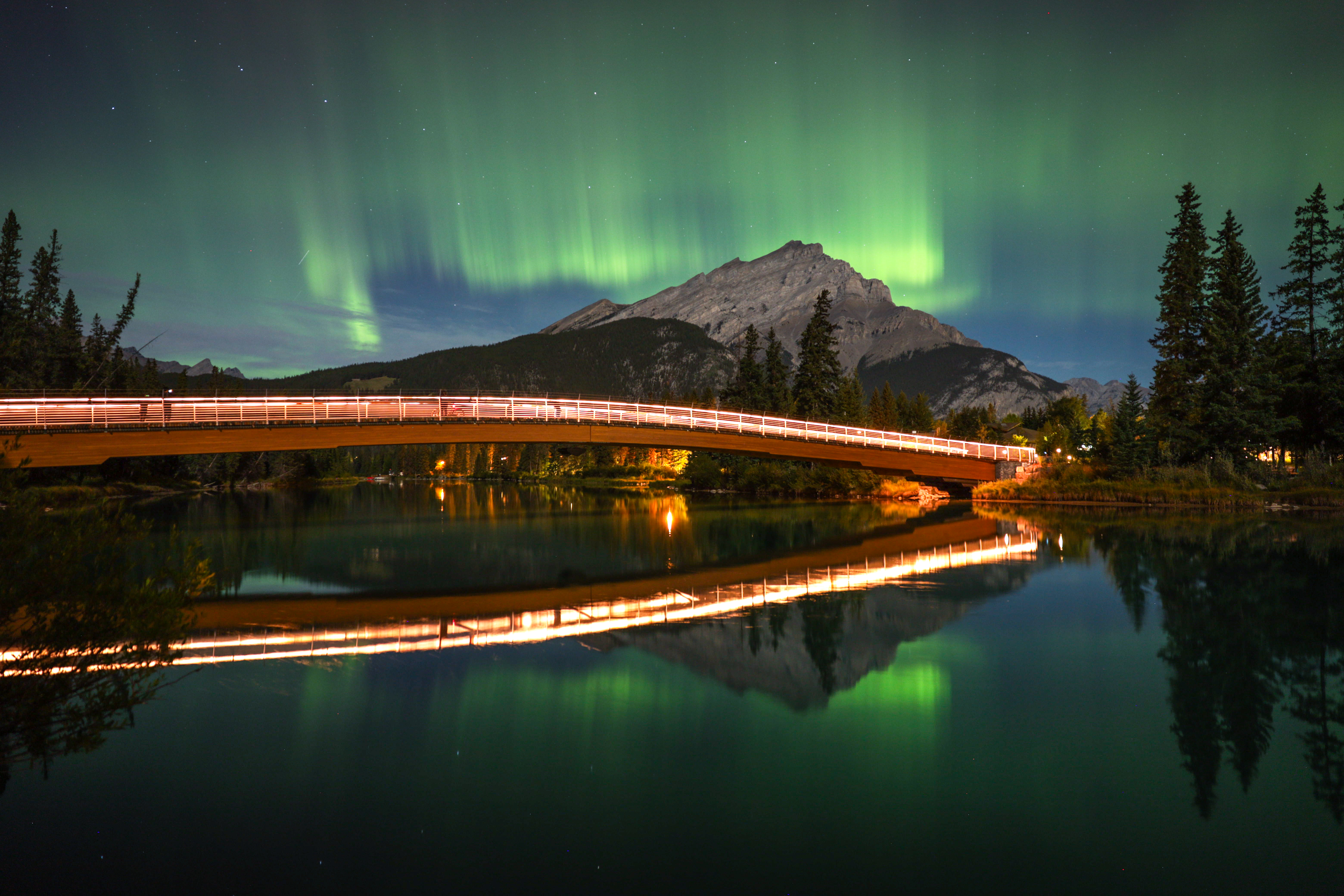 Banff in October - northern lights